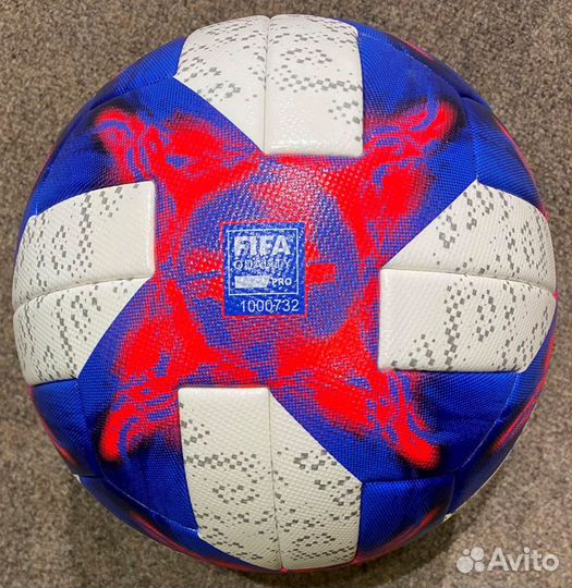 Футбольный мяч Adidas tricolore