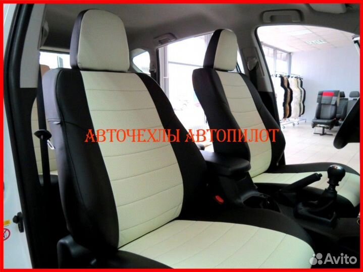 Чехлы Автопилот Toyota Rav4 4 из экокожи чёр-бел