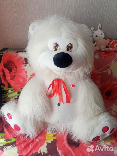 Большой плюшевый мишка