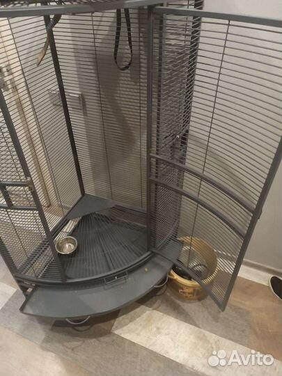 Клетка для попугая большая