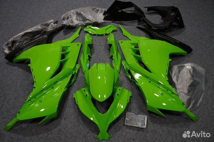 Комплект пластика на Kawasaki ninja 300 2013-2017
