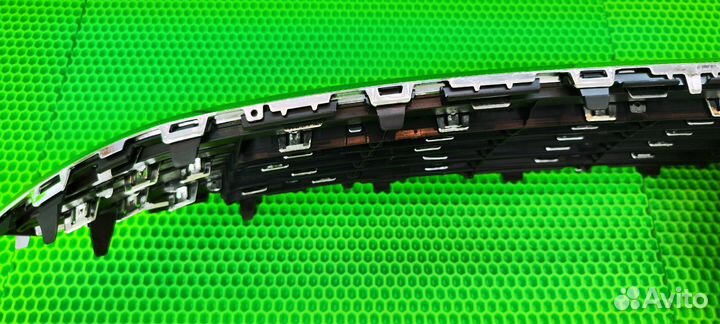 Решётка радиатора центральная Ford Focus 3 хром