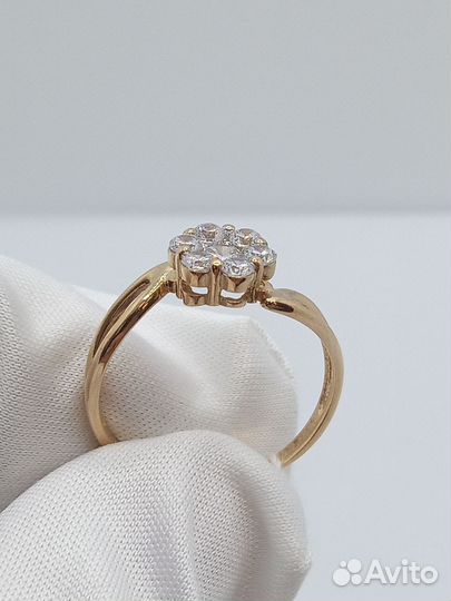Золотое кольцо с фианитом 17 р