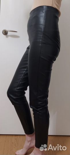 Комбинезон, брюки из искусственной кожи