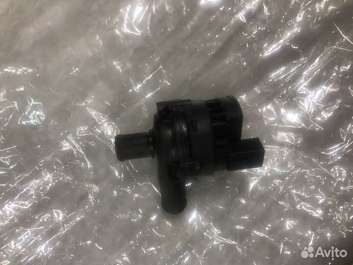 Дополнительная помпа Mercedes