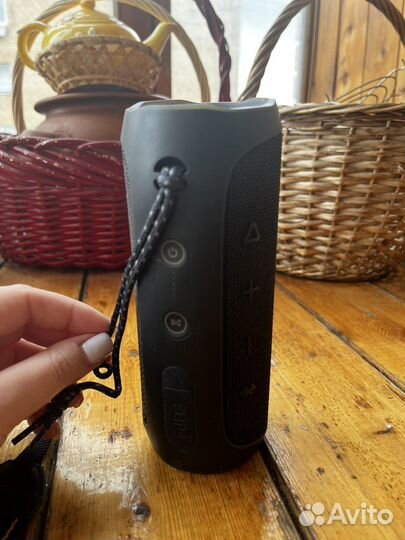 Портативная колонка jbl