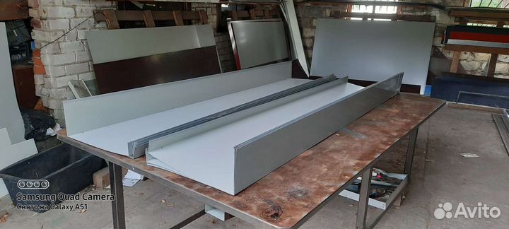 Доборные элементы из жести разного цвета