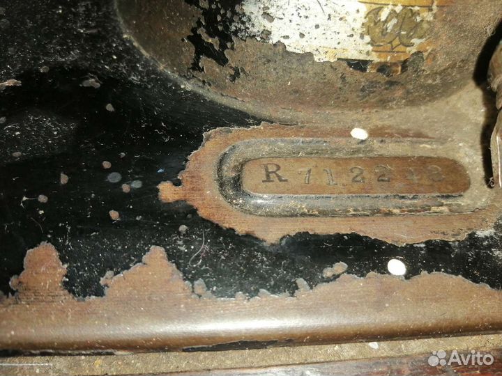 Швейная машинка зингер