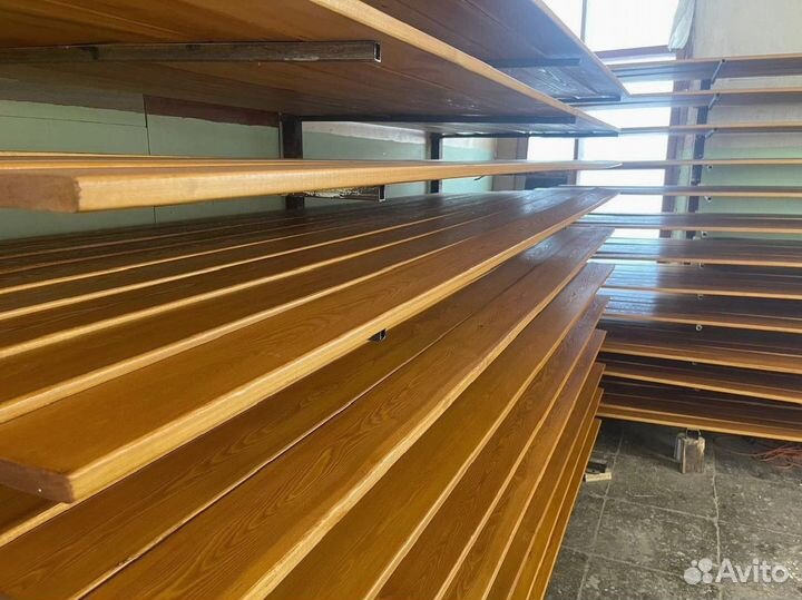 Крашеный планкен из лиственницы