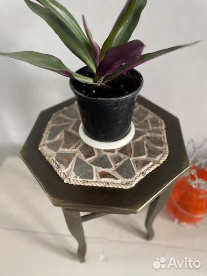 Старинный кофейный столик