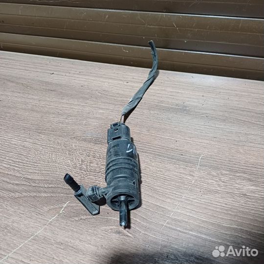 Насос омывателя лобового стекла Mercedes Benz