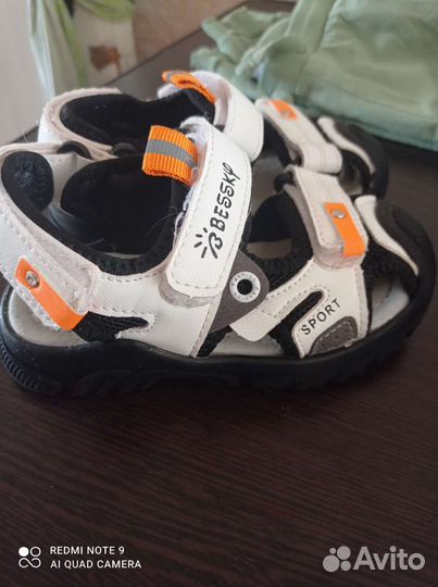 Сандалии уни