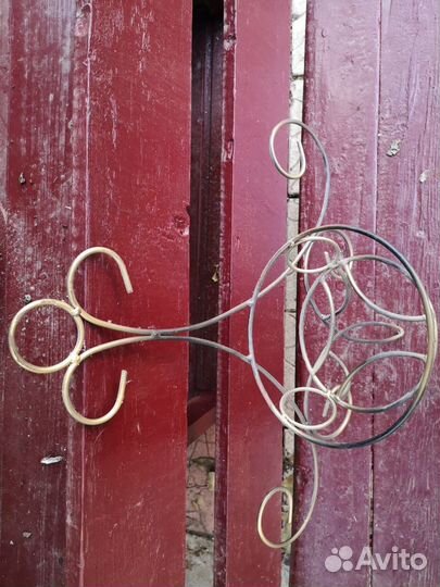 Подставка для цветов настенная