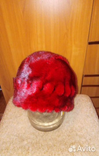 Шапка берет норковый