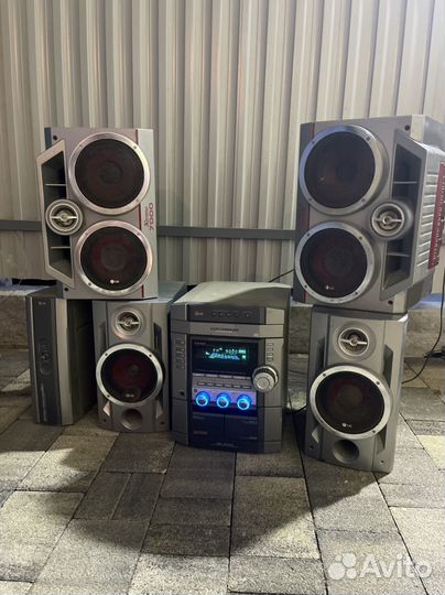 Музыкальный центр LG