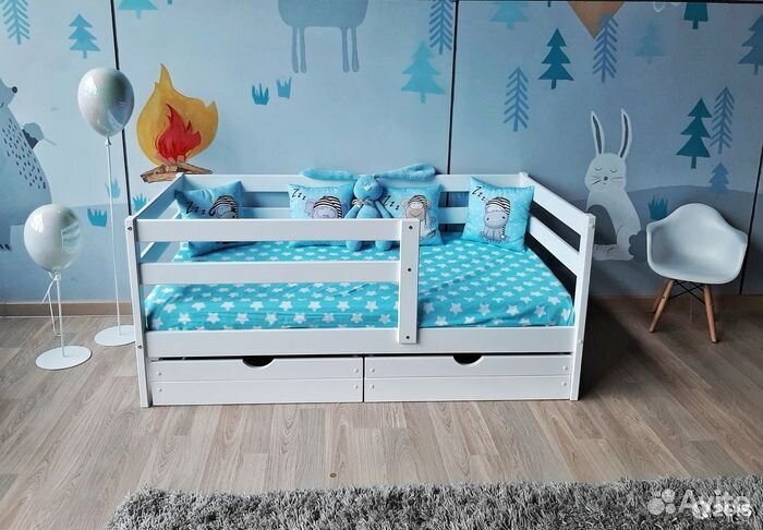 Кроватка с бортиком детская из массива софа эко