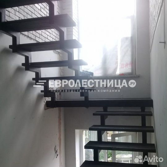 Лестница на металлокаркасе