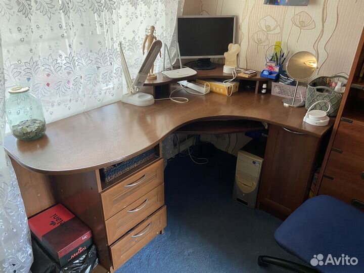 Компьютерный стол