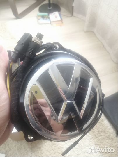 Камера заднего вида в значок volkswagen vw