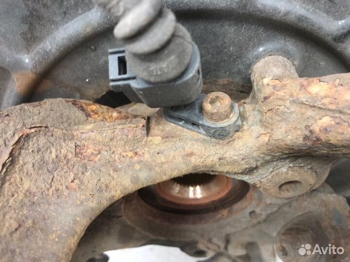 Кулак поворотный передний правый Skoda Octavia