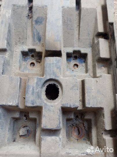 Площадка АКБ Volvo S40