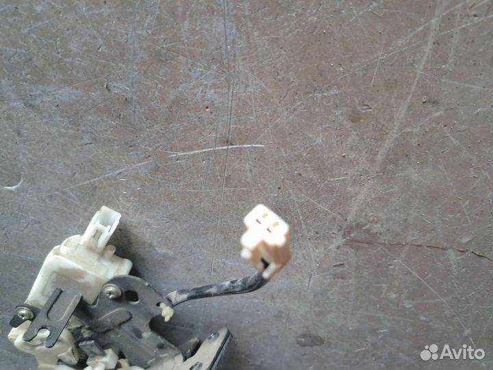 Замок крышки багажника Mazda 3