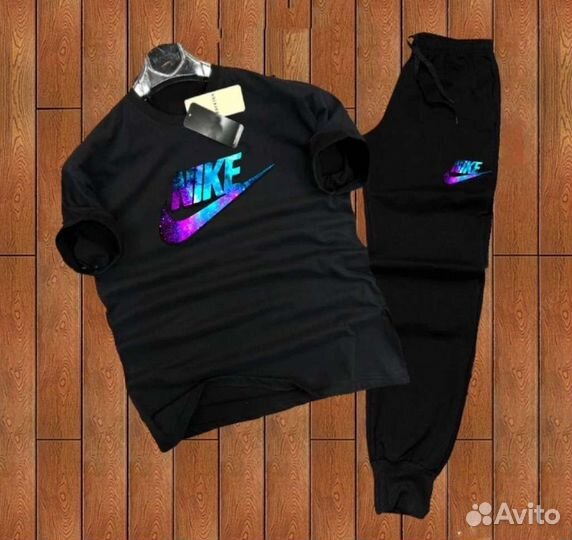 Спортивный костюм