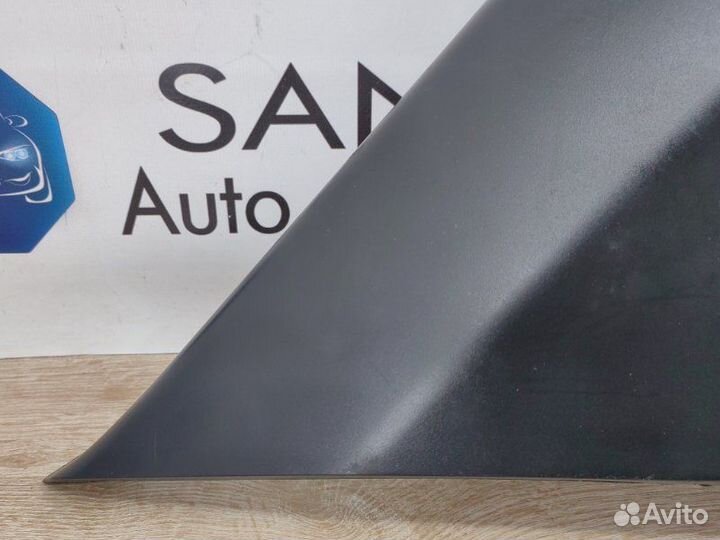 Накладка задней стойки задняя левая Bmw X5 Рест