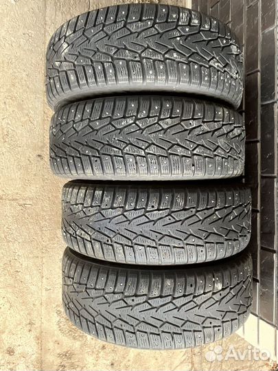 Nokian Tyres Hakkapeliitta 7 SUV 215/65 R16 102Y