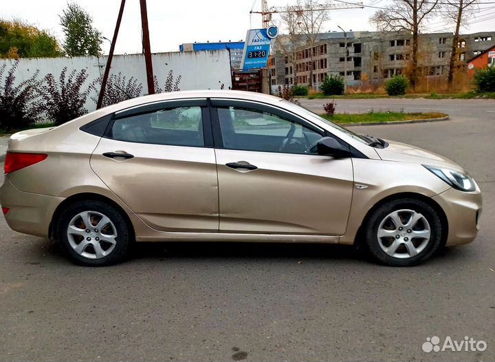 Hyundai Solaris 1.4 AT, 2011, 199 000 км