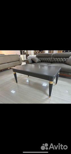 Стол и стулья