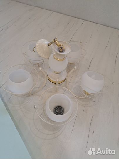 Продам люстры