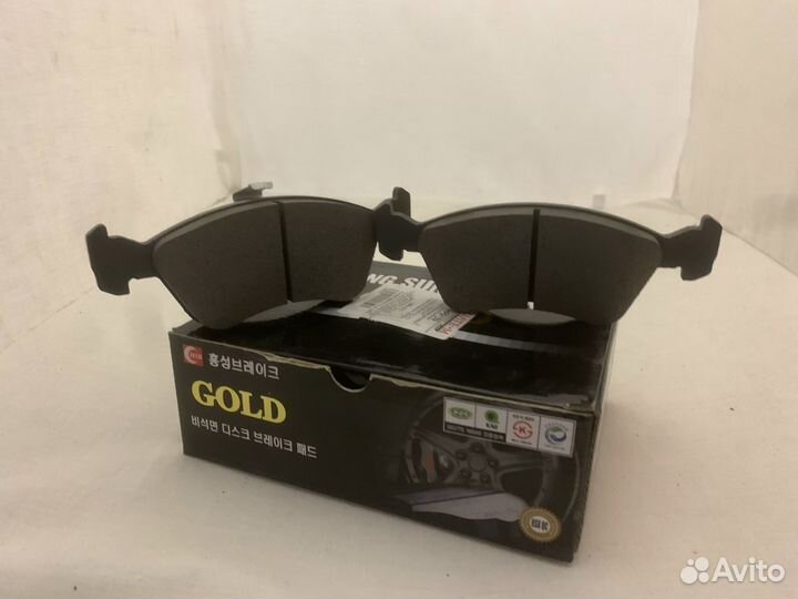 Колодки тормозные передние Toyota Avensis