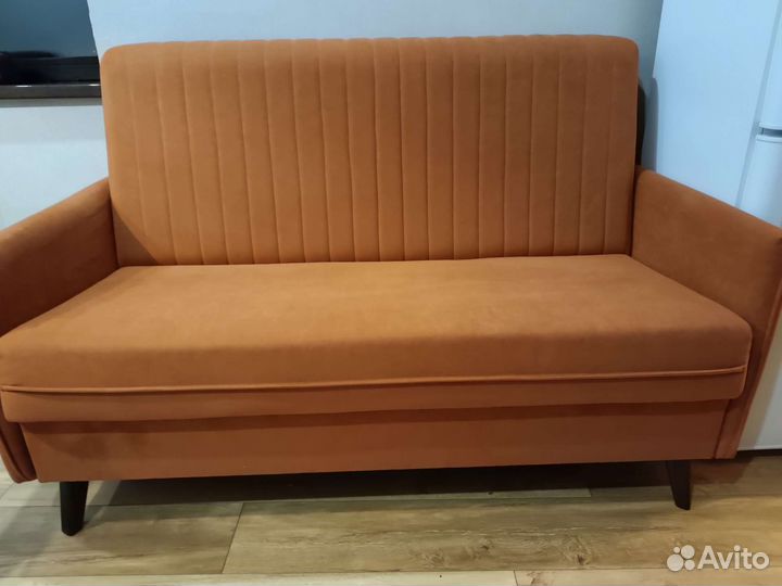 Диван интерьерный