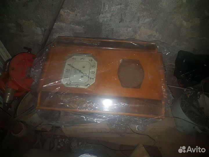 Старинные антикварные часы