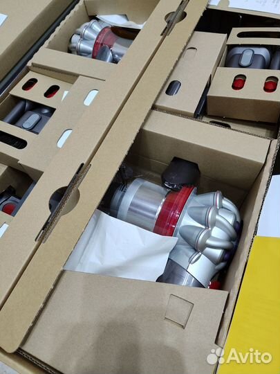 Пылесос dyson V8 Fluffy Extra, Silver Nickel