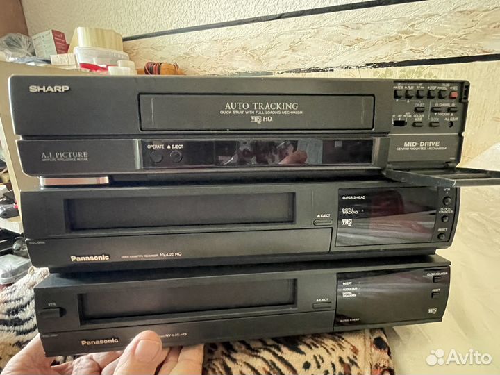 Видеомагнитофон Panasonic и sharp