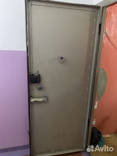 Дверь железная