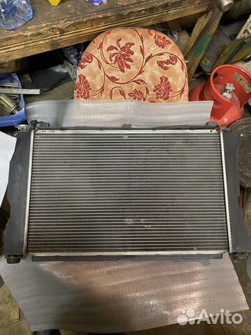 Радиатор охлаждения на toyota avensis
