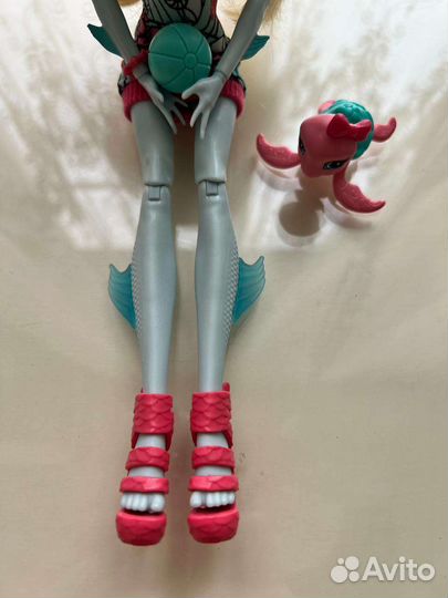 Лагуна Блю - С питомцем