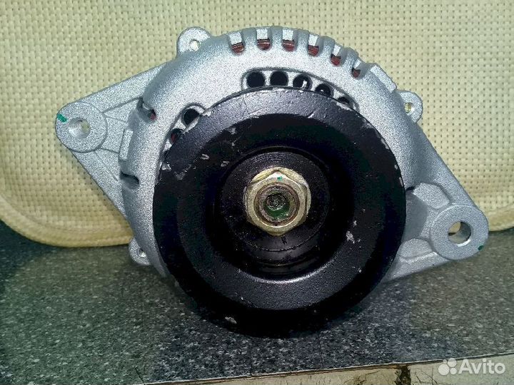 Генератор не оригинал новый Nissan Patrol Y60 2310