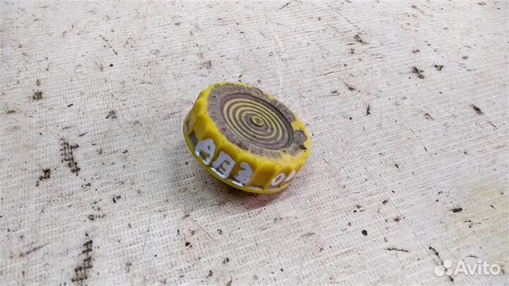 Крышка бачка тормозного цилиндра Audi 80 B4 91-94г