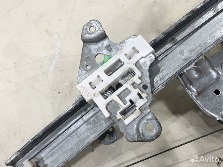 Стеклоподъёмник передний правый Nissan Murano Z52