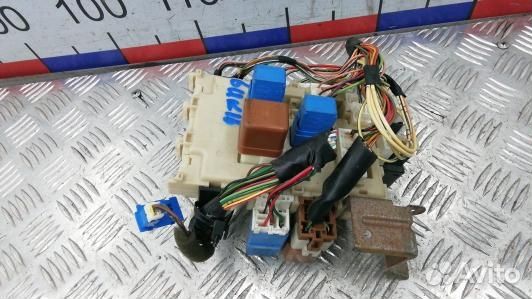 Блок предохранителей nissan primera P12 (6UK16M101