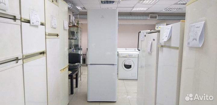 Холодильник Indesit