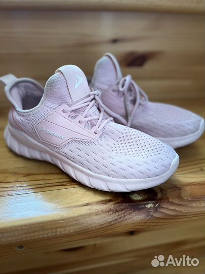 Кроссовки для девочки