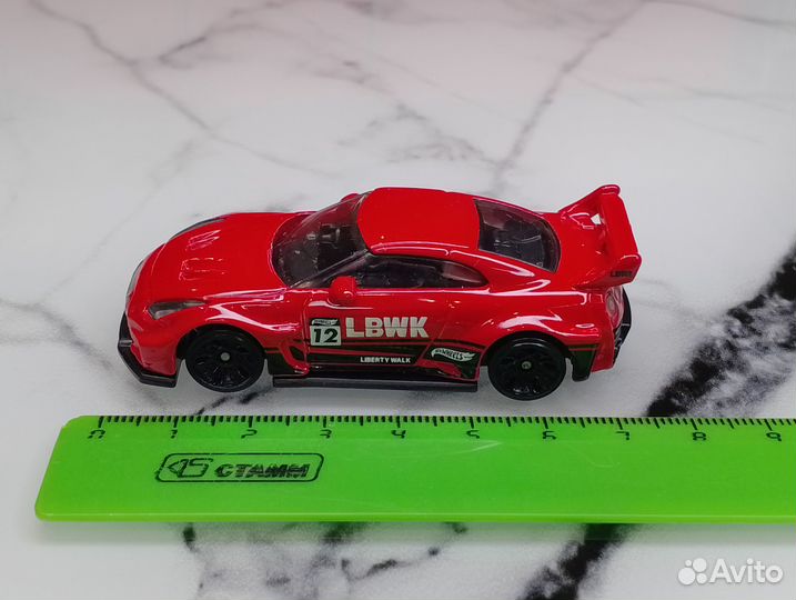 HotWheels. Nissan GTR