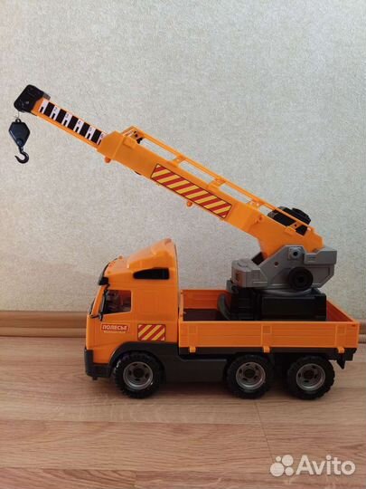 Машина Кран с поворотной платформой