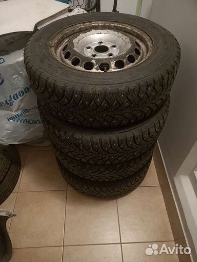 Колеса в сборе r15 зимние Nokian nordman 4