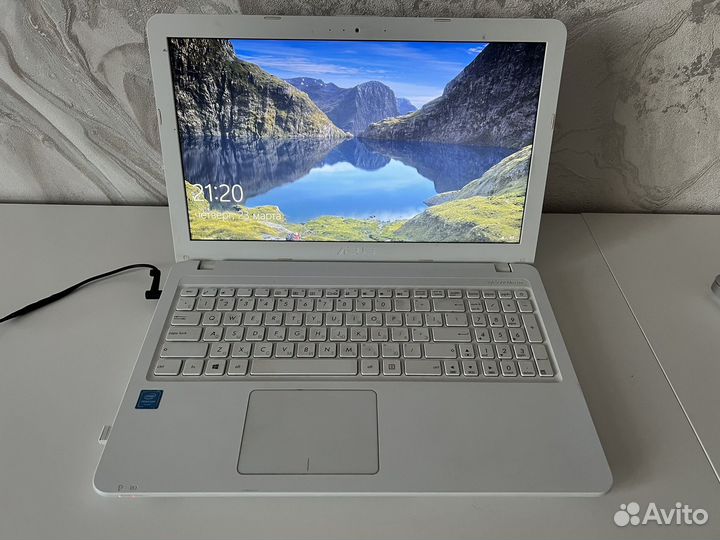Ноутбук Asus